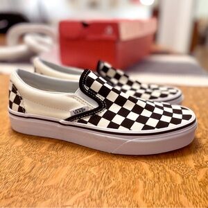 NWT Classic Checkerboard Slip On Vans - Size Women’s 6.5 / Men’s 5